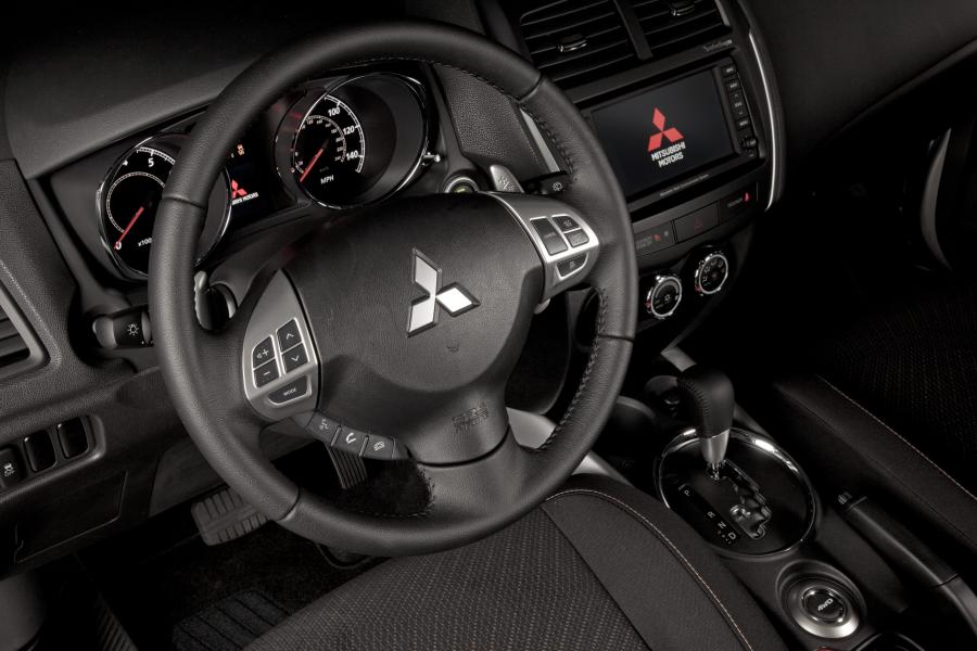  Mitsubishi Outlander Sport 2013 года  (фото 31 из 83)